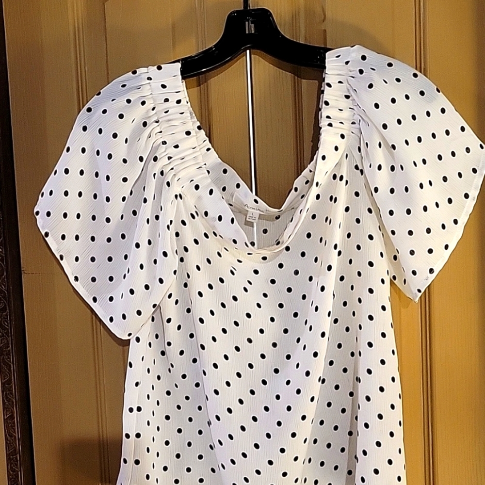 BLACK & WHITE EUC POLKA DOT OFF THE SHOULDER BLOUSE